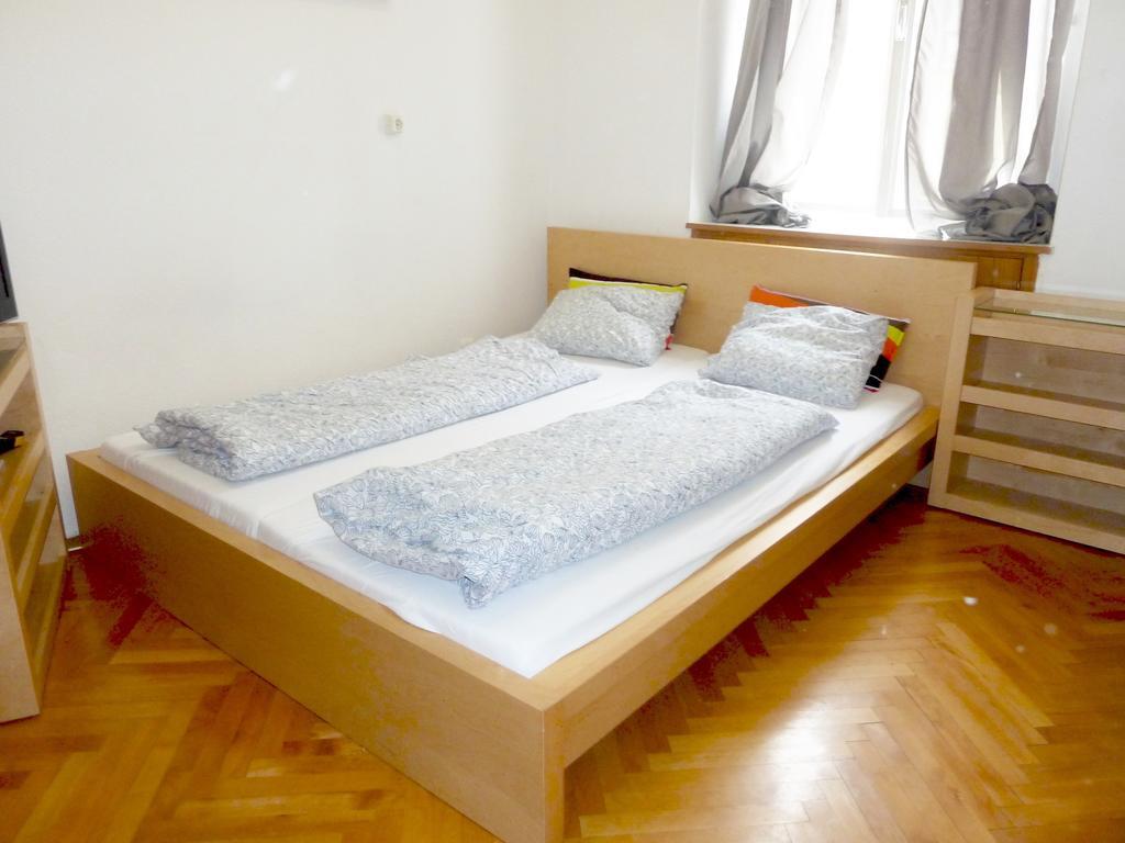 Apartment Jakominiplatz Graz Chambre photo